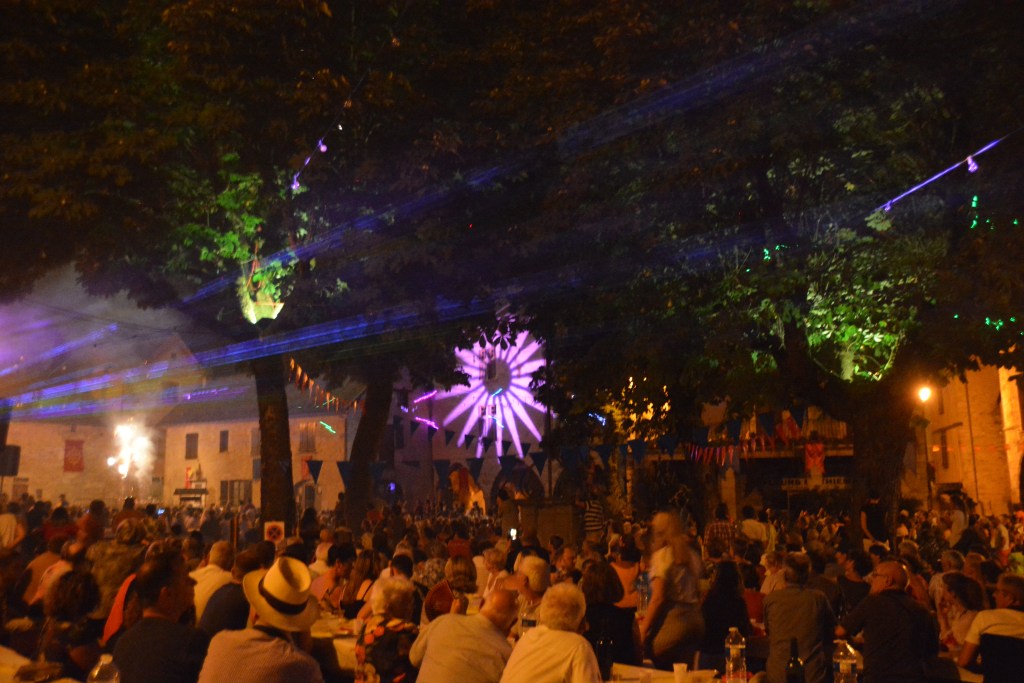 photo Villeneuve médiéval fête